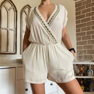 Offwhite romper with pockets